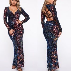 🆕Criss cross back sweetheart top sequin gown